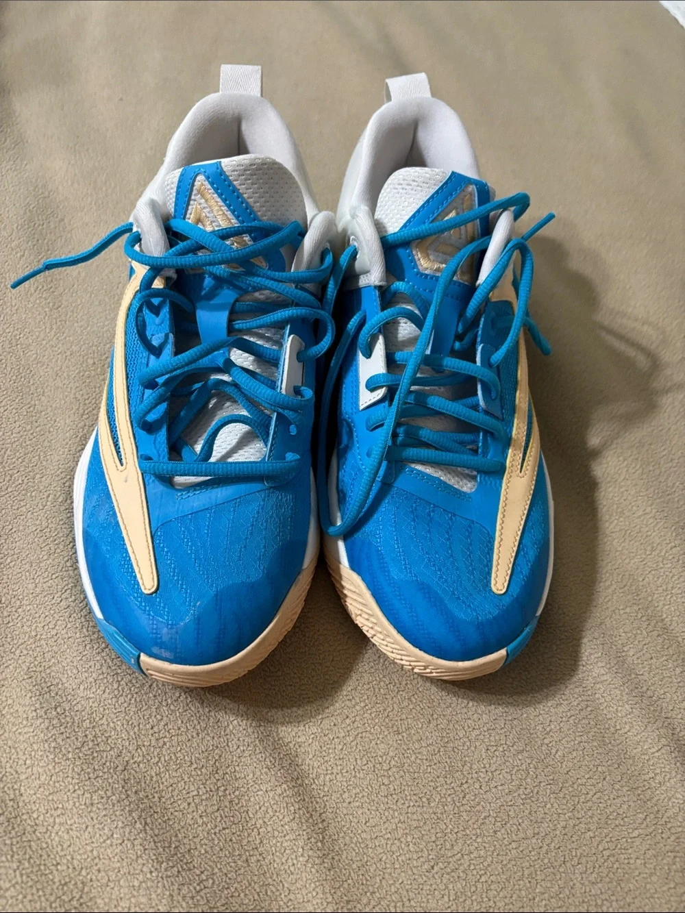 Nike Giannis Immortality 3White, Blue & Beige Athletic Sneaker with Wave Design